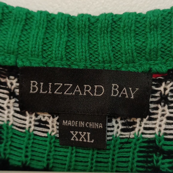 Blizzard Bay "Ugly" Holiday sweater, fussycat. - Picture 4 of 5